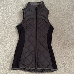 Lululemon dark gray vest with black edge size 2 PRICE NEGOTIABLE